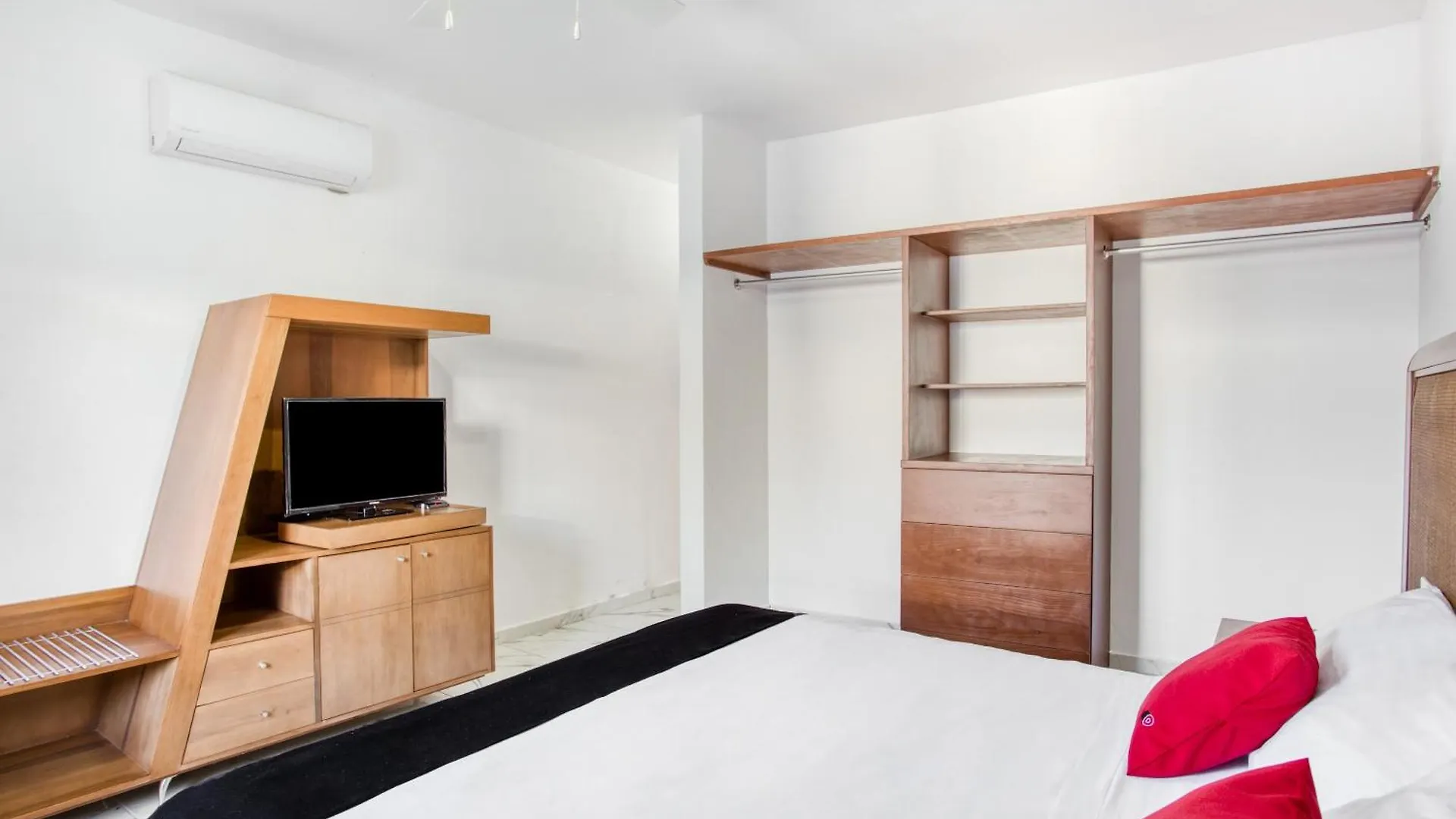 פלאייה דל כרמן Capital O Hotel Yukon  פלאייה דל כרמן