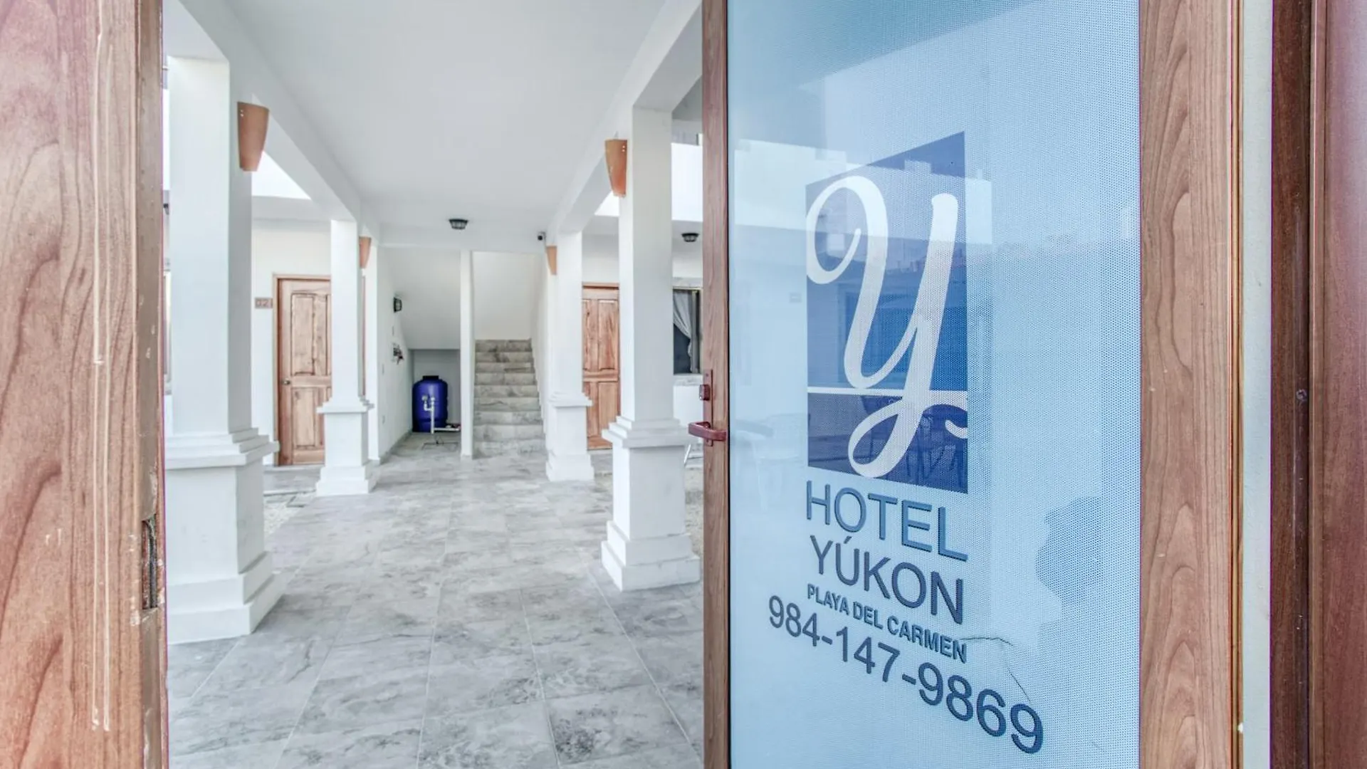 פלאייה דל כרמן Capital O Hotel Yukon 2*, פלאייה דל כרמן